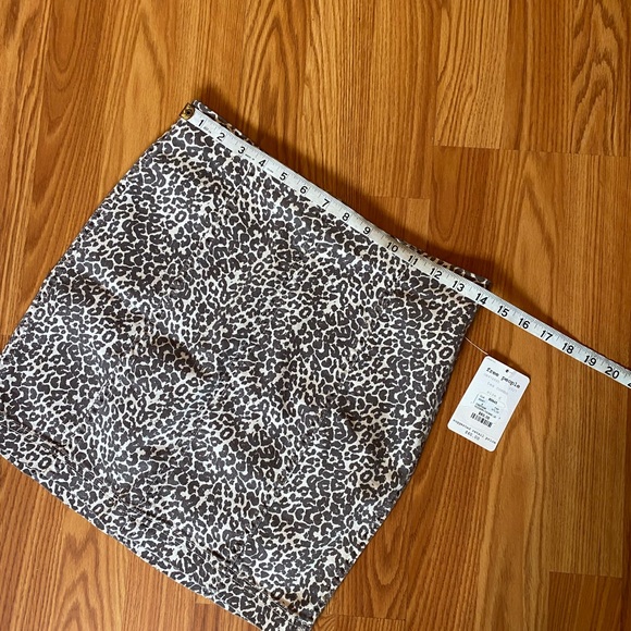 Free People NWT Modern Femme Leopard Mini Skirt Sz. 6 - Picture 5 of 9